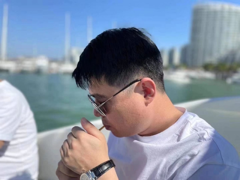 魔盒的第二张照片--香港蓝颜知己交友网